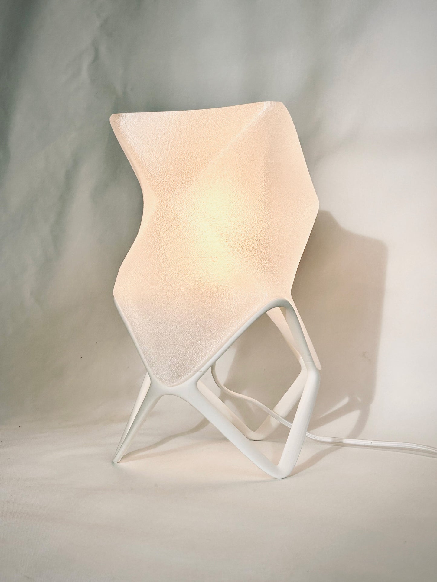 Origami Table Lamp β Modular 3D Printed Light | Minimalist Fold-Inspired Design