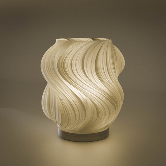 Brisa Table Lamp – by Kraken.stl | Flowing 3D Printed Light Sculpture