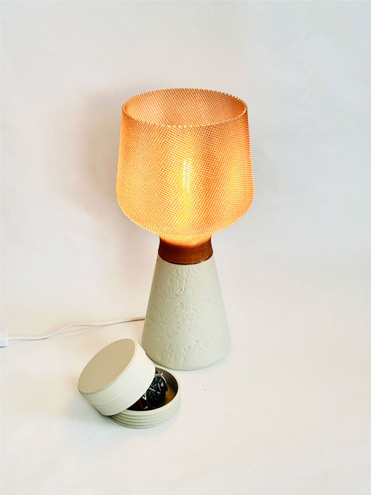 CALIZ M Table Lamp – by Charles Regaud | Woven 3D Printed Design with Hidden Storage
