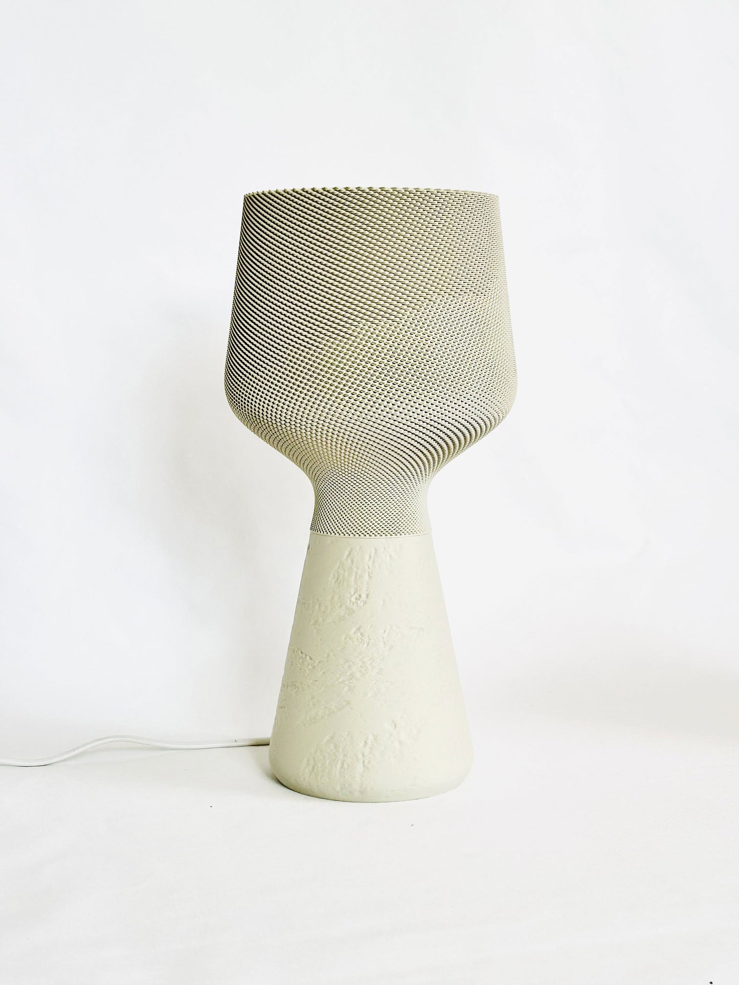 CALIZ M Table Lamp – by Charles Regaud | Woven 3D Printed Design with Hidden Storage