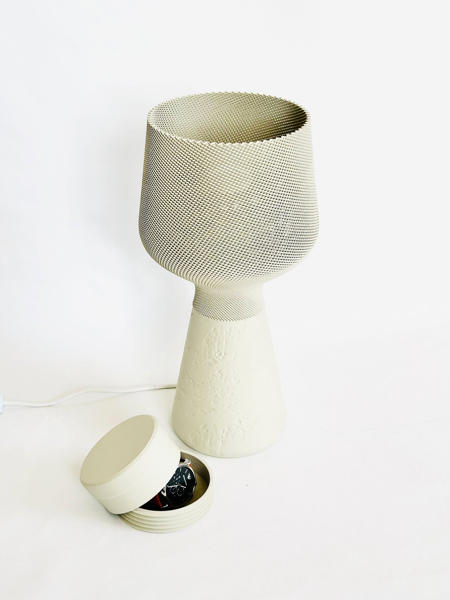 CALIZ M Table Lamp – by Charles Regaud | Woven 3D Printed Design with Hidden Storage
