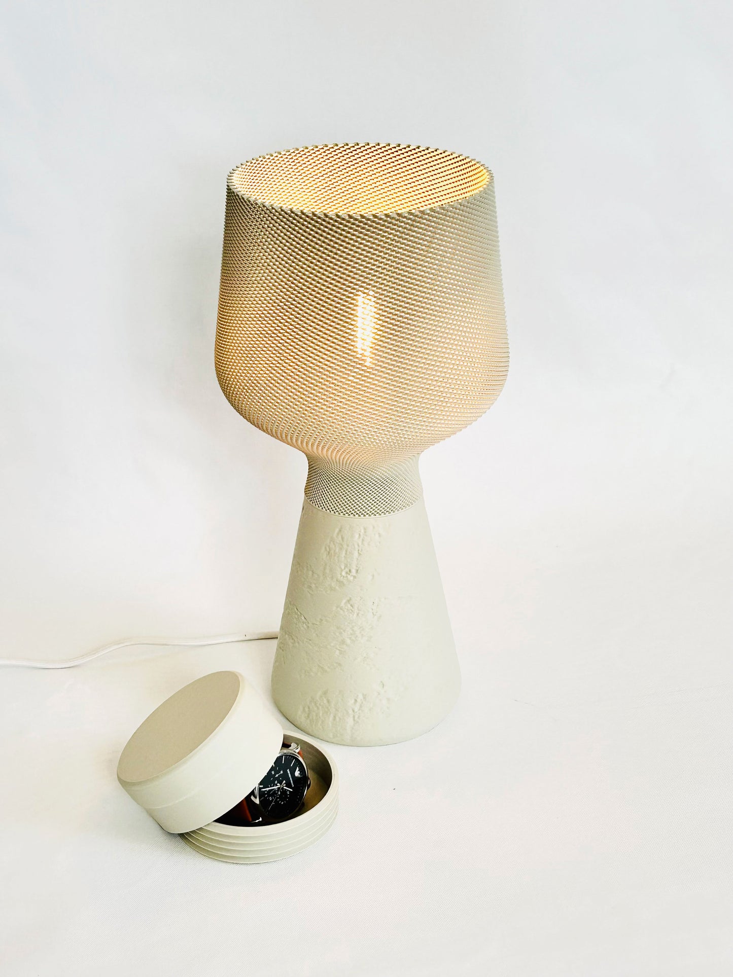 CALIZ M Table Lamp – by Charles Regaud | Woven 3D Printed Design with Hidden Storage